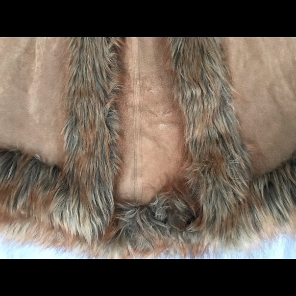 Amazing Leather Penny Lane Style Cape - Picture 3 of 6